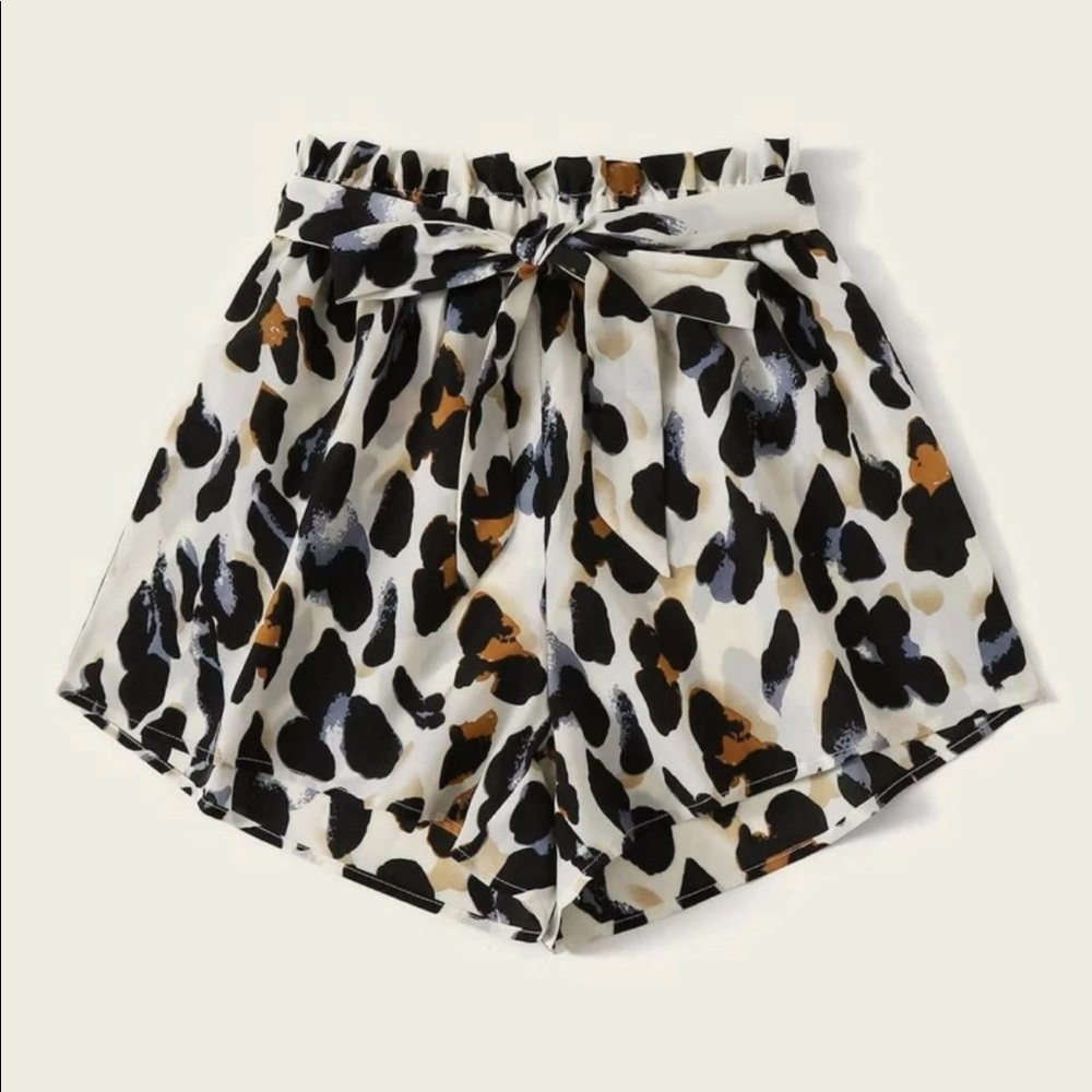 •NEW•SASHA TIE-WAIST ANIMAL PRINT SHORTS•XL-2X - Picture 3 of 13